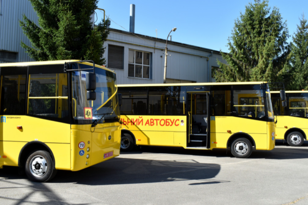 шкільні автобуси на Волині