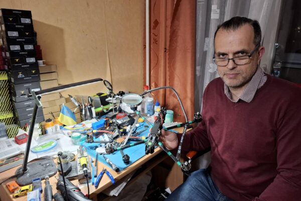 Депутат Волиньради у День Незалежності зібрав ювілейний 150-й дрон