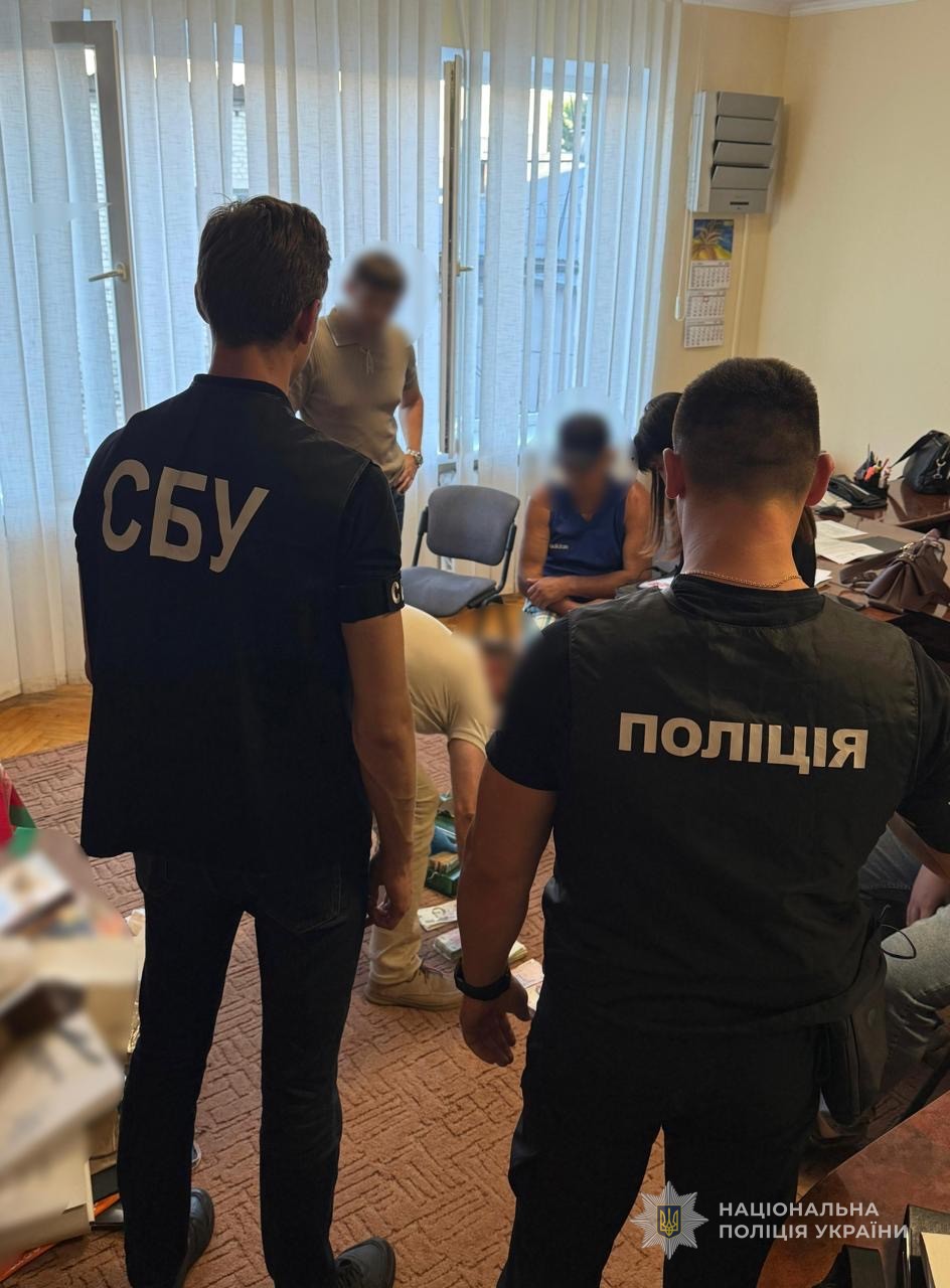 На Волині викрили посадовців, які незаконно привласнювали премії працівників 