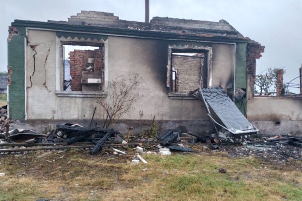 На Волині з літака впав боєприпас на житловий будинок 