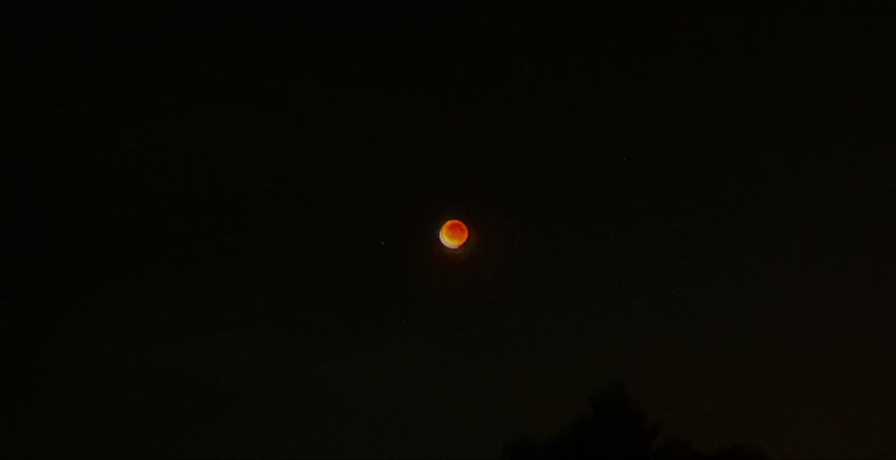 “Кривавий Місяць”