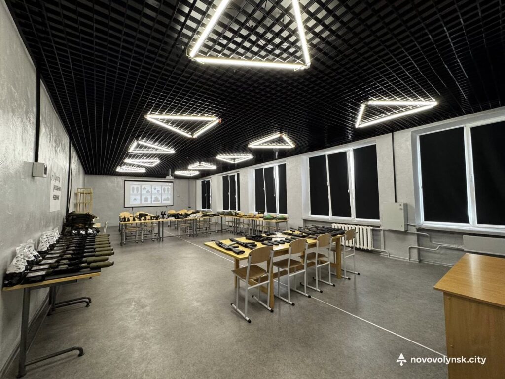 військовий осередок
