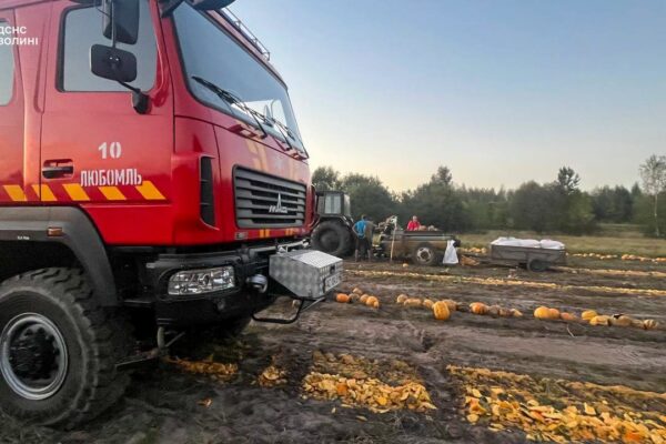 На Волині чоловіку затиснуло ногу в подрібнювачі комбайна 