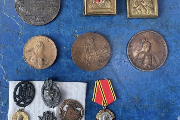 Фін намагався вивезти з України кілька колекцій старожитностей 