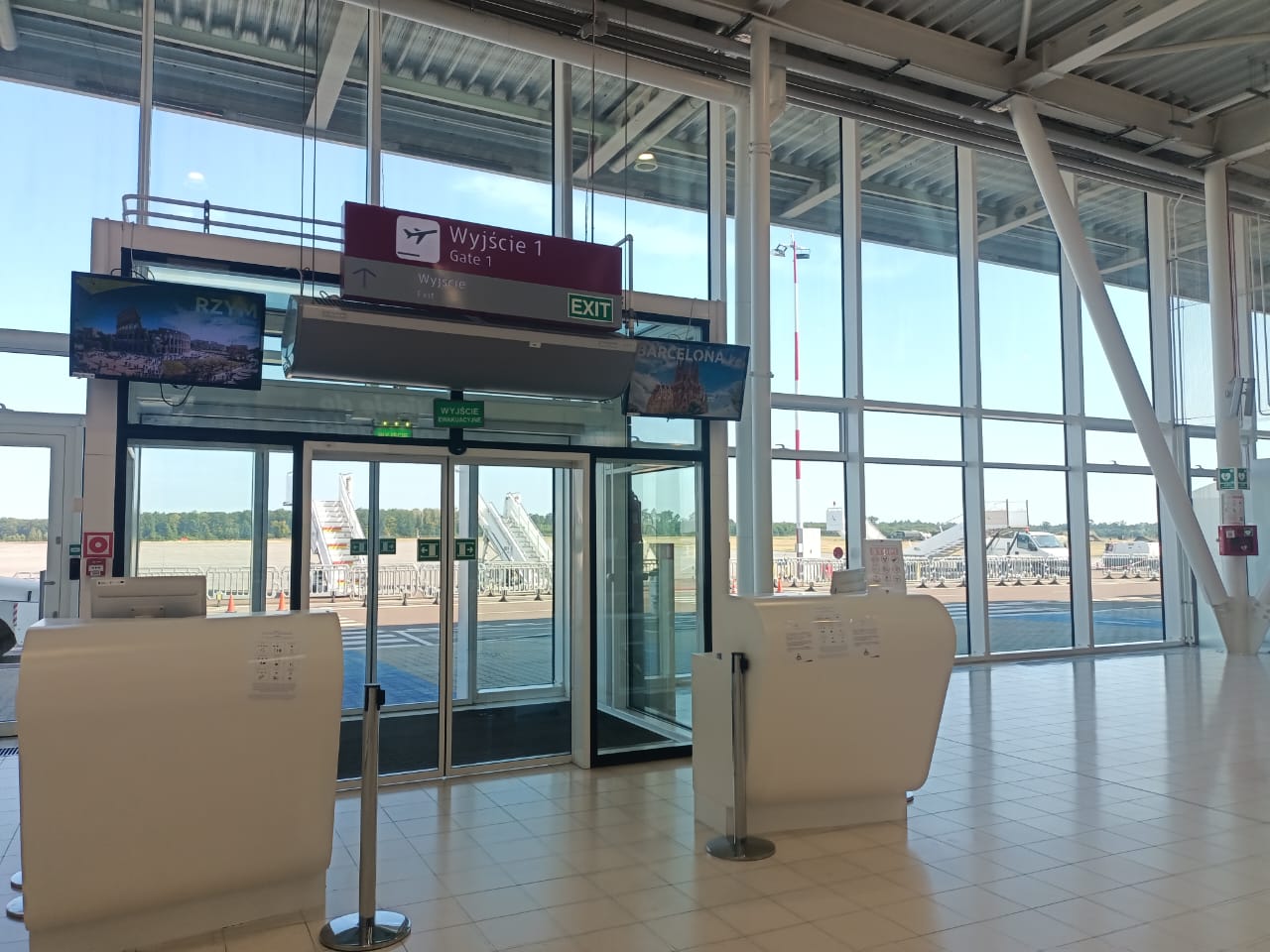 Заборона польотів у Польщі прикордоння з Україною
