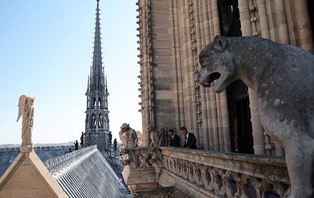 Відновлений Собор Паризьскої Богоматері Макрон Квазімодо Есмеральда