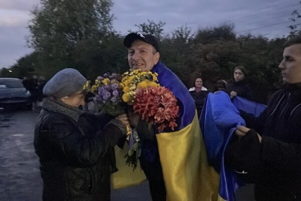 На Волині зустріли звільненого з полону Олексія Філімонова На Волині зустріли звільненого з полону Олексія Філімонова