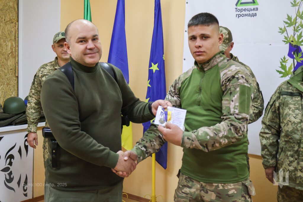Воїнів “Сталевої Сотки” нагородили медалями за оборону Торецька  