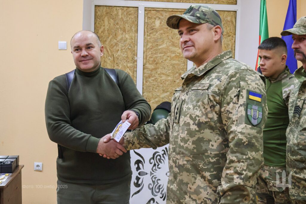 Воїнів “Сталевої Сотки” нагородили медалями за оборону Торецька  