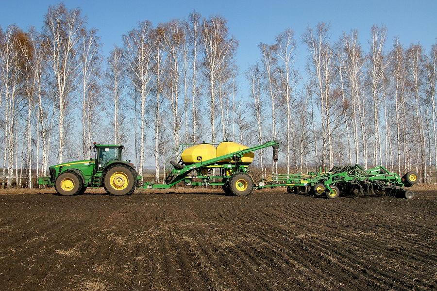 На Волині завершують посів озимих і продовжують збір пізніх культур 