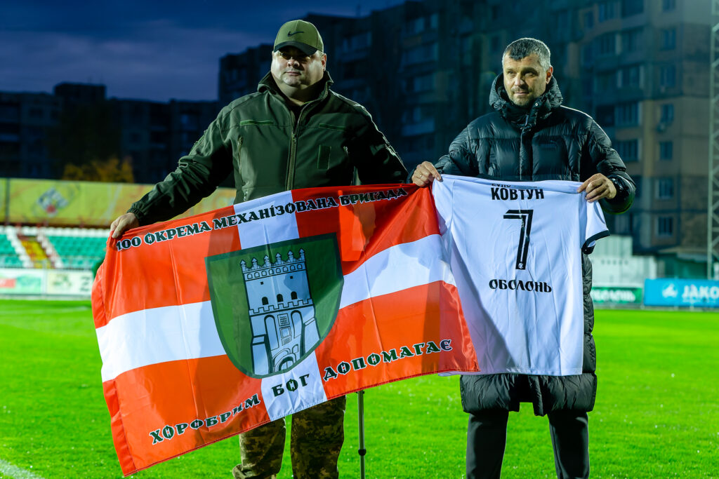 Боєць “Сталевої Сотки” відкрив поєдинок чемпіонату України з футболу 