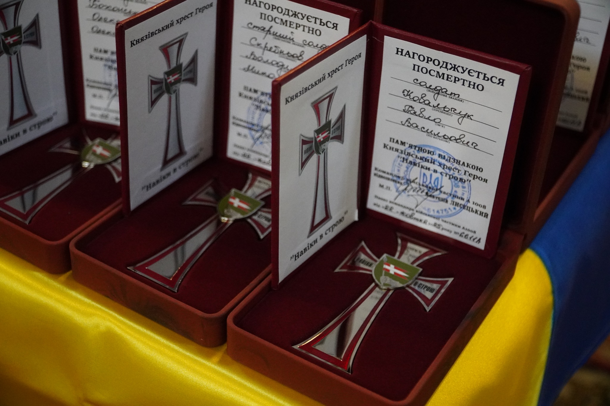 У Володимирі понад 30 родинам загиблих військовослужбовців вручили їхні нагороди 