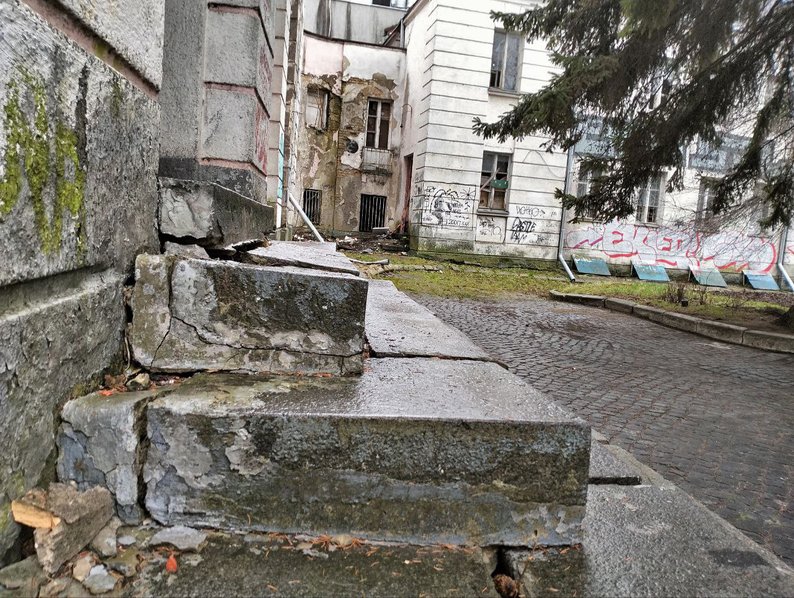 лнту реконструкція