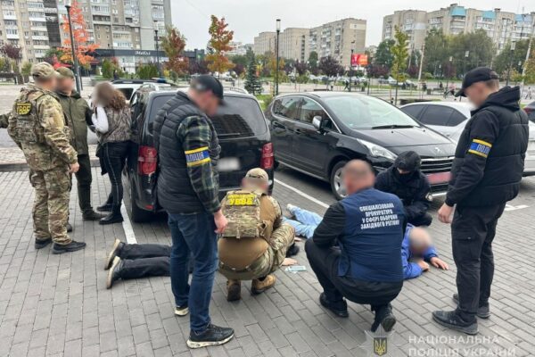 Ухилення від мобілізації: батько видавав дочку-інваліда заміж за ухилянтів Ухилення від мобілізації: у Луцьку затримали зловмисників