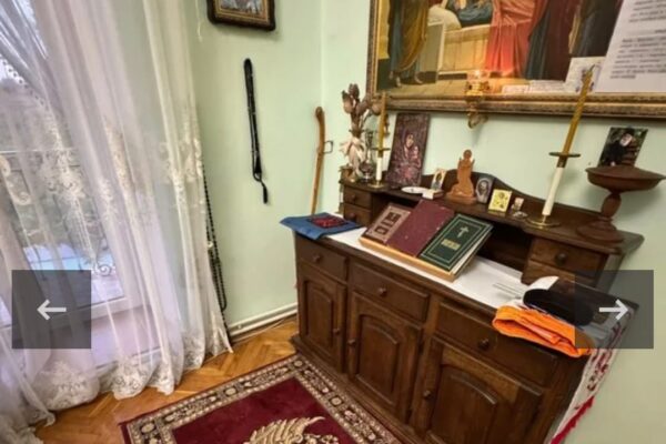 Виселення російської церкви з Успенського собору Володимира