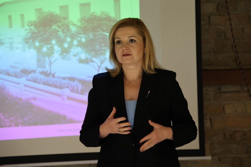 Біля Дзвіниці костелу святих апостолів Петра і Павла може з'явитися сквер 