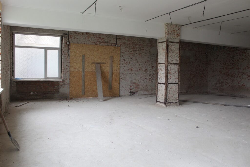 У Рожищенському ліцеї триває капітальний ремонт харчоблоку 