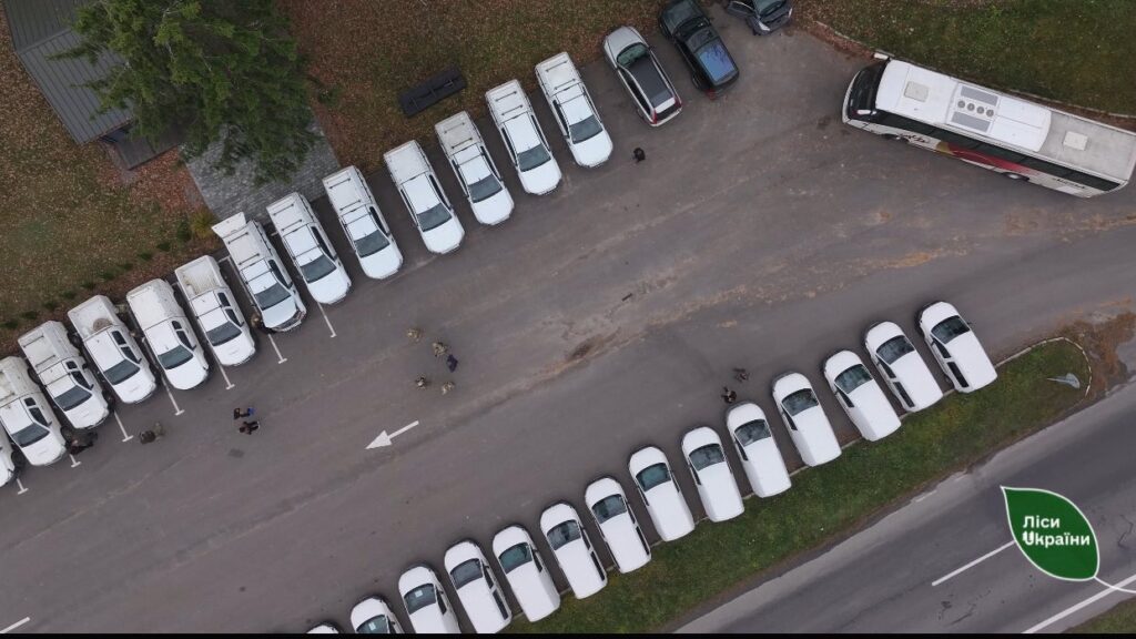 На Волині передали 62 автомобілі для ЗСУ від латвійських волонтерів 