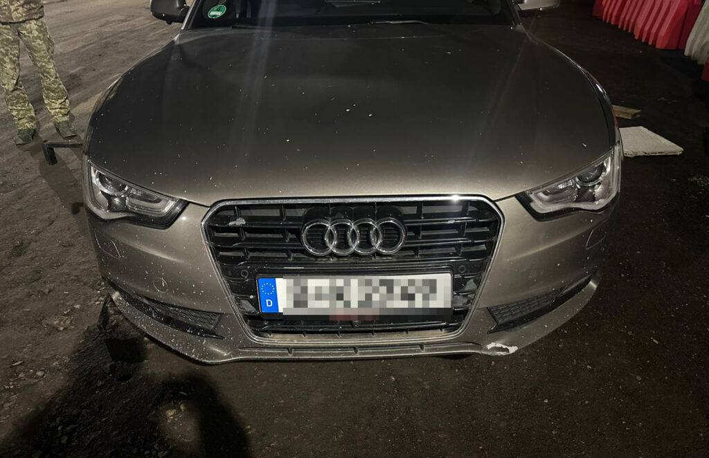 На Устилузі «спливла» викрадене в Німеччині Audi 