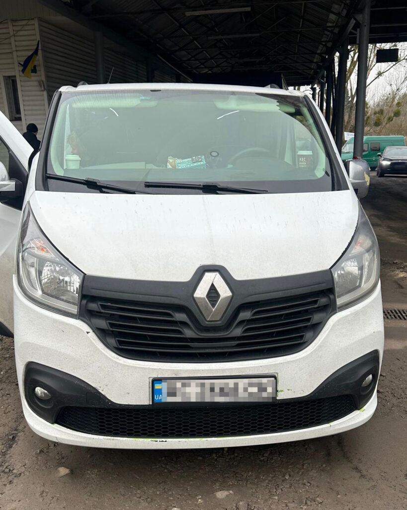 Волинянка намагалася провезти понад два десятки iPhone  