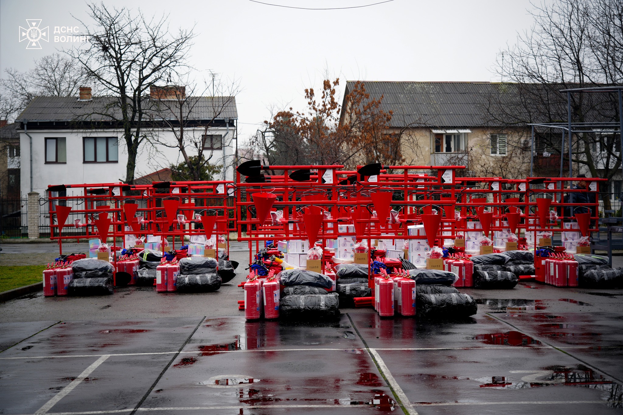 25 підрозділів місцевої пожежної охорони Волині отримали допомогу від Червоного Хреста