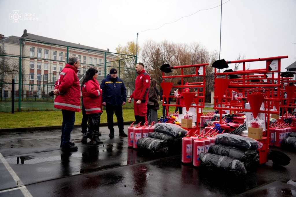 25 підрозділів місцевої пожежної охорони Волині отримали допомогу від Червоного Хреста
