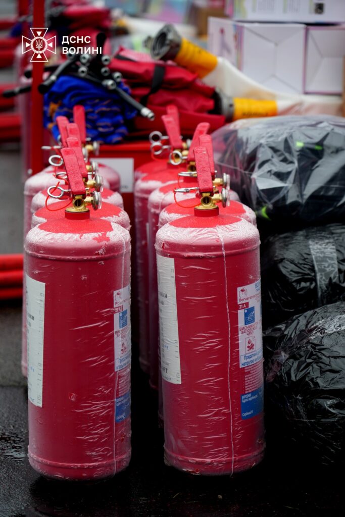 25 підрозділів місцевої пожежної охорони Волині отримали допомогу від Червоного Хреста