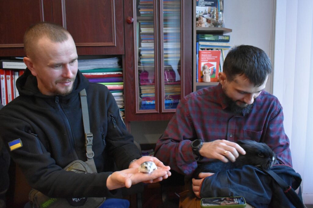 Ветеранам, які проходять реабілітацію на Волині, подарували магію Різдва