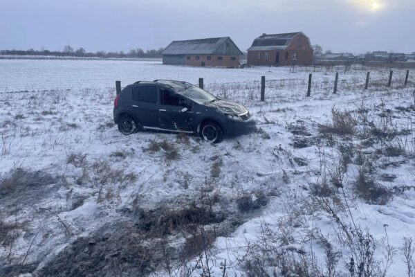 На Волині ожеледиця: поліція попереджає про слизькі дороги 