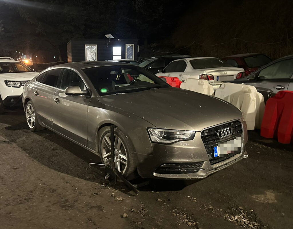 На Устилузі «спливла» викрадене в Німеччині Audi 