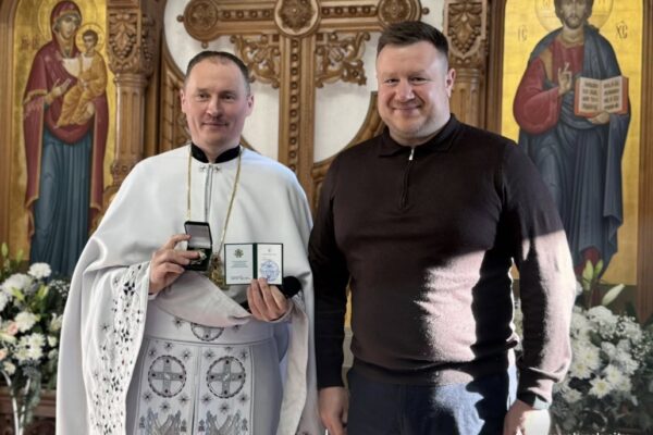 Нововолинськ медаль отець Віталій Голян мер Борис Карпус