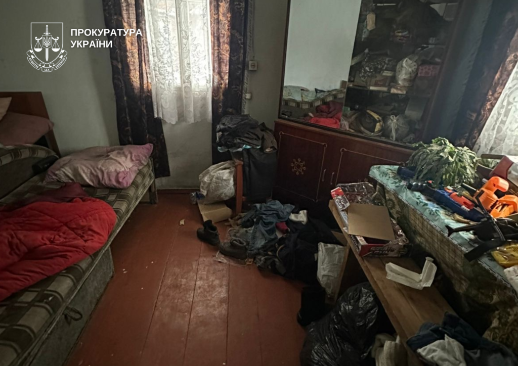 Жили у холоді та бруді: на Волині з двох сімей вилучено дітей 