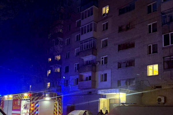 У Луцьку з палаючого приміщення врятували чоловіка 