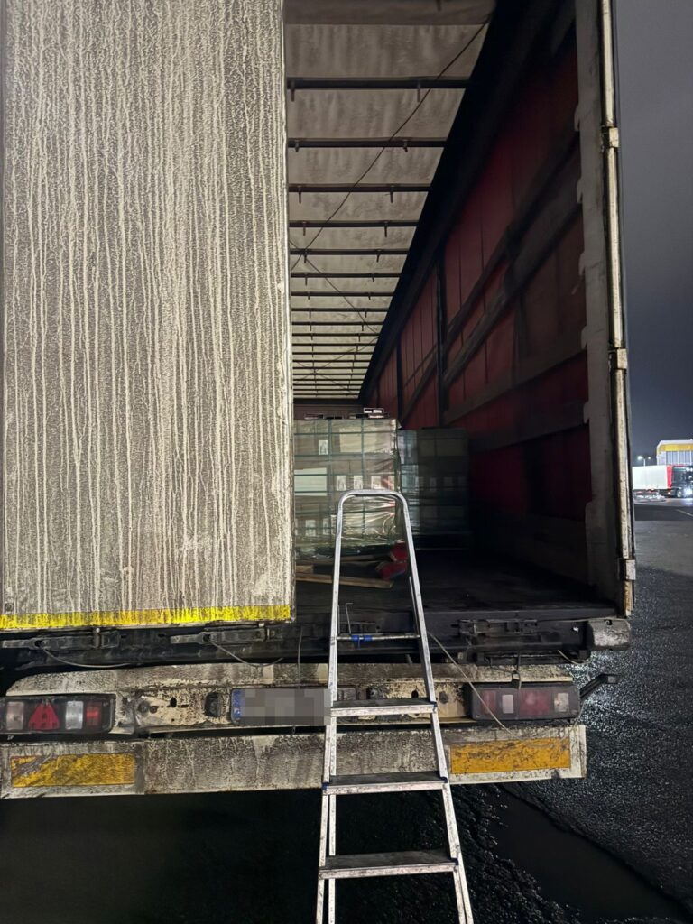 Поляк намагався провезти через кордон партію цигарок 