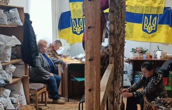 Волонтерський центр Луцьк юнацька бібліотека маскувальні сітки