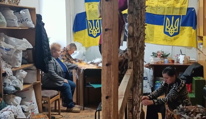 Волонтерський центр Луцьк юнацька бібліотека маскувальні сітки