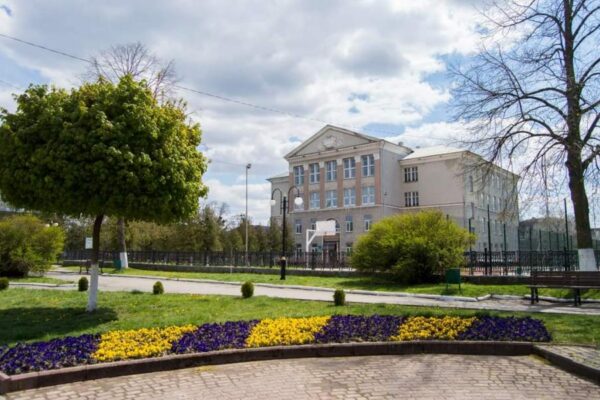 У Нововолинському ліцеї №1 активно тривають ремонтні роботи