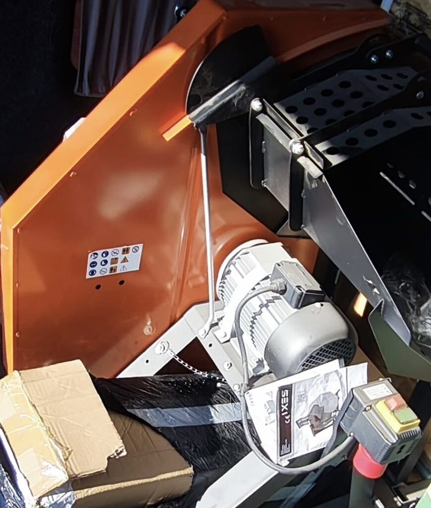 Понад півтори сотні упаковок парфумів: двох волинян впіймали на контрабанді 