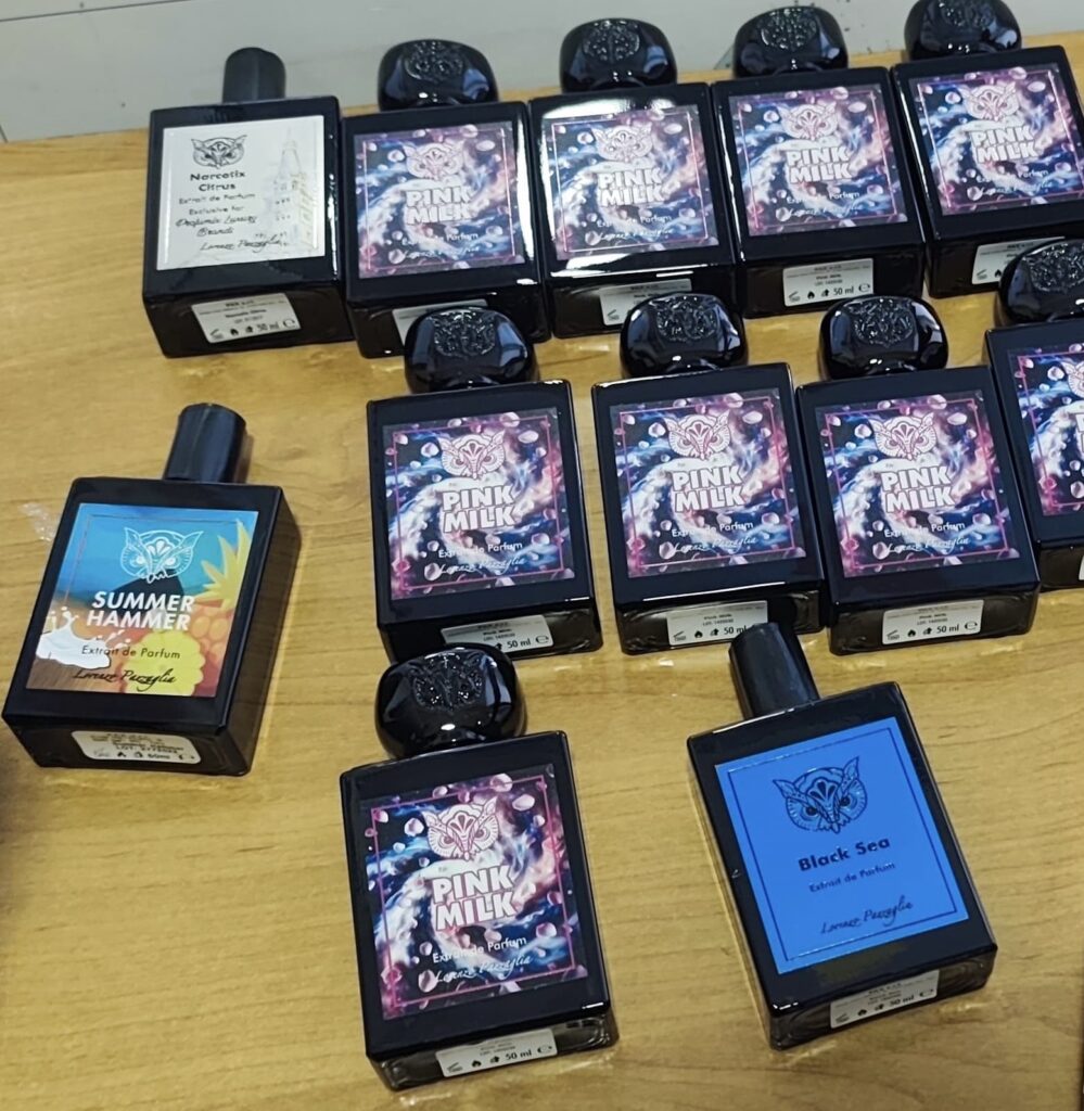 Понад півтори сотні упаковок парфумів: двох волинян впіймали на контрабанді 