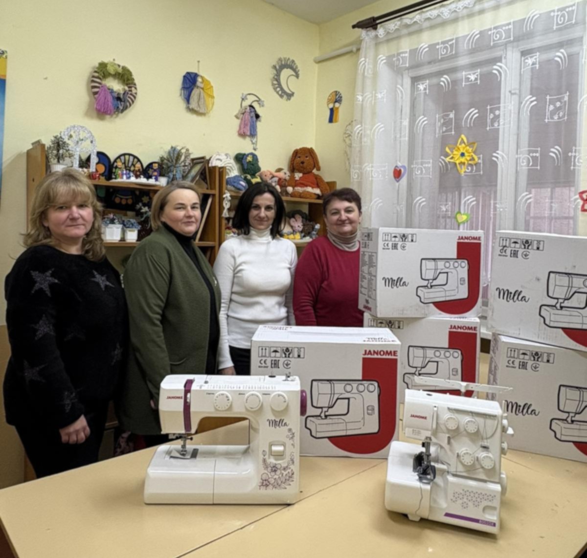 Рожищенська громада отримала швейне обладнання для навчання дітей 