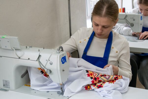У Нововолинському ЦПО відкрили сучасний артпростір швейної та вишивальної справи 