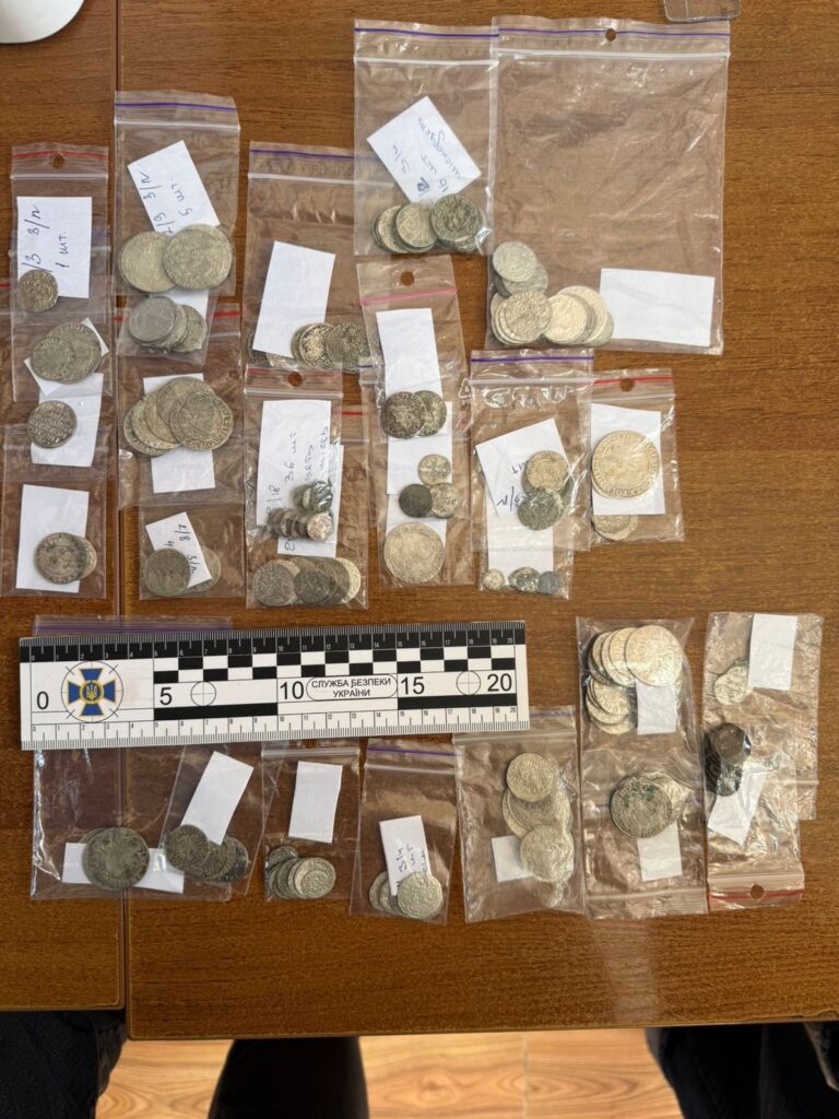 старовинні монети