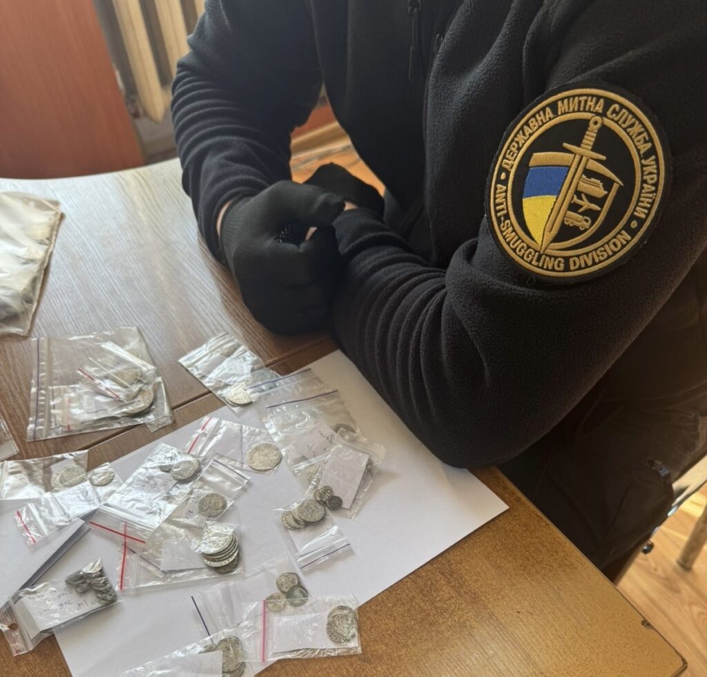 старовинні монети