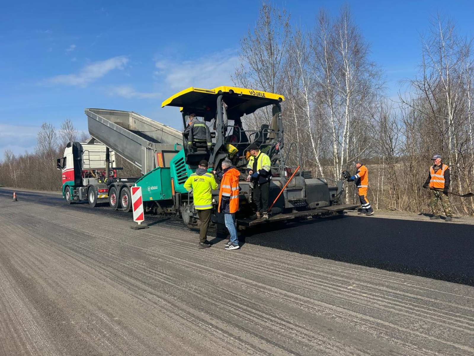 На дорогах Волині ліквідували вже понад 72 тис. м² ямковості 