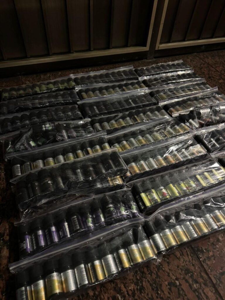 У вентиляційній шахті вагона виявили прихований товар