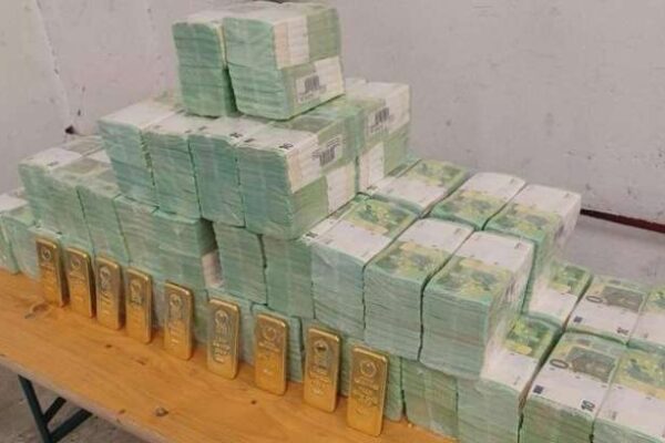 Угорщина Ощадбанк валюта золото скандал