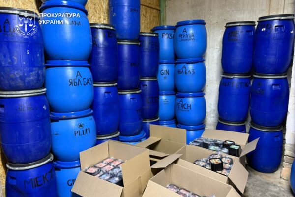 На Волині викрили підпільний цех з виготовлення тютюну 