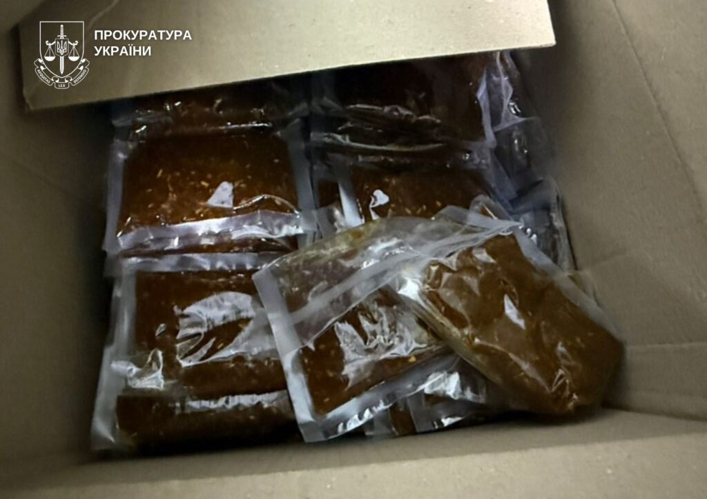 На Волині викрили підпільний цех з виготовлення тютюну 