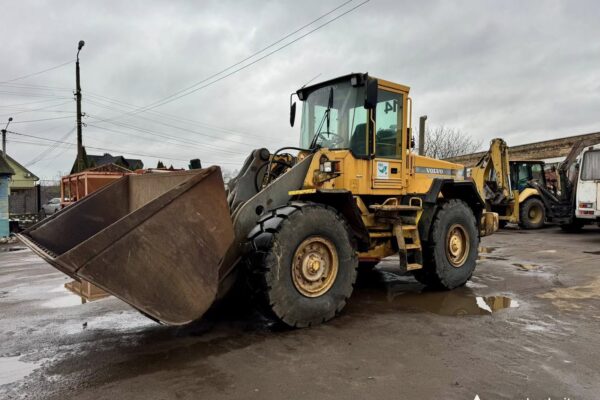 фронтальний навантажувач