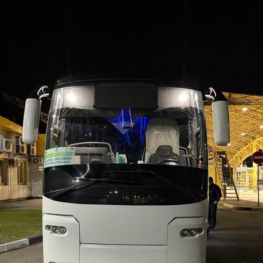 Волинські митники завадили контрабанді брендових сумок